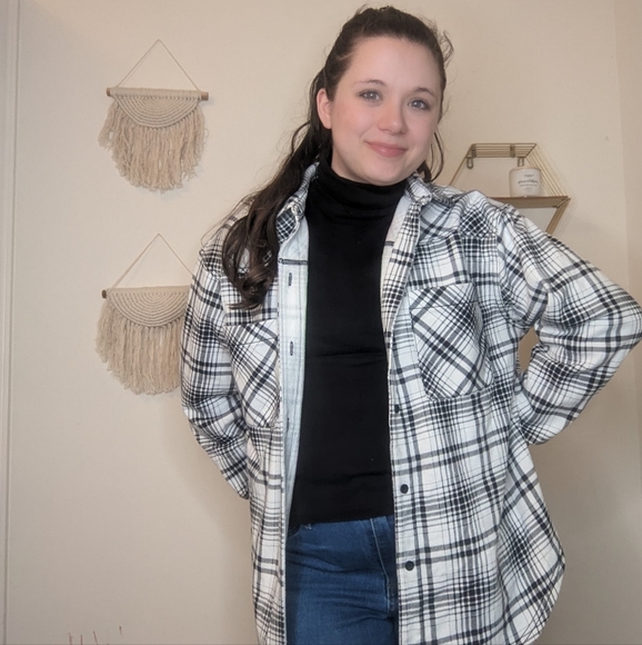 Meet your Posher, Brianna - Picture 4 of 4